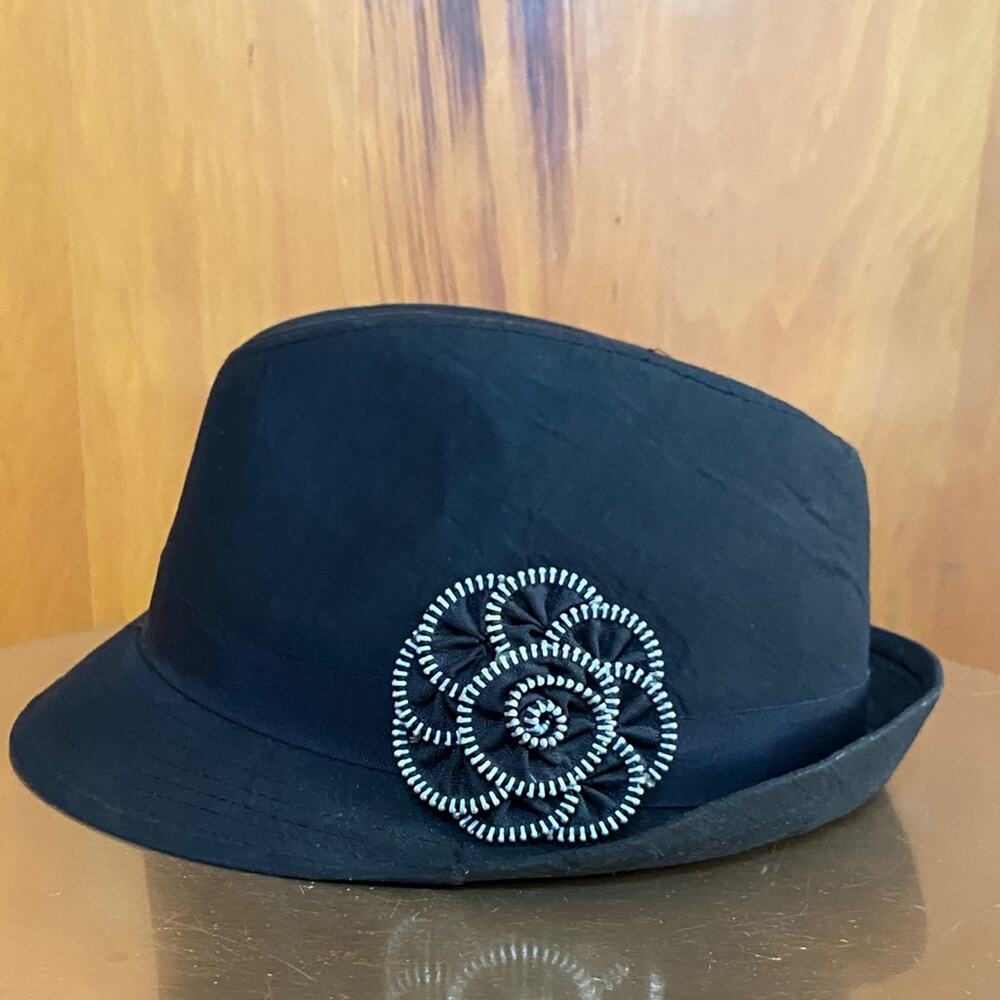 100% Linen Black Hat Zipper Spiral Detail Floral Lining Eclectic Retro Unique